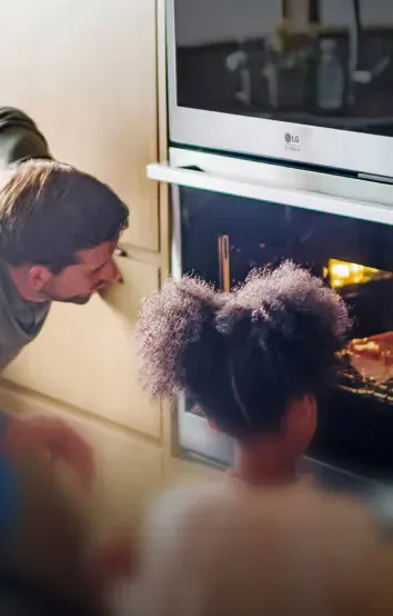 lg wall ovens lifestyle image