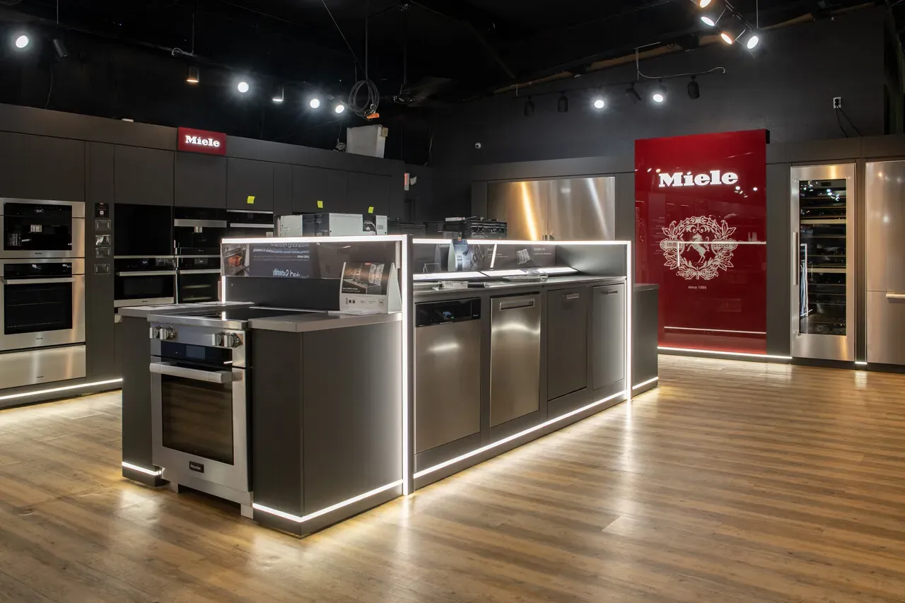 Visit Our Live Kitchen Showroom