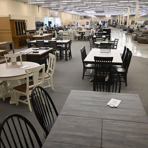 Dining tables and chairs in Pennsylvania