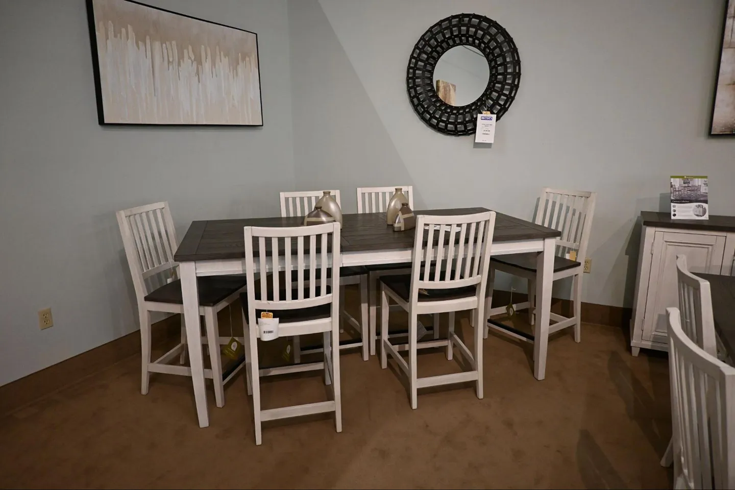 Dining tables and chairs in Pennsylvania
