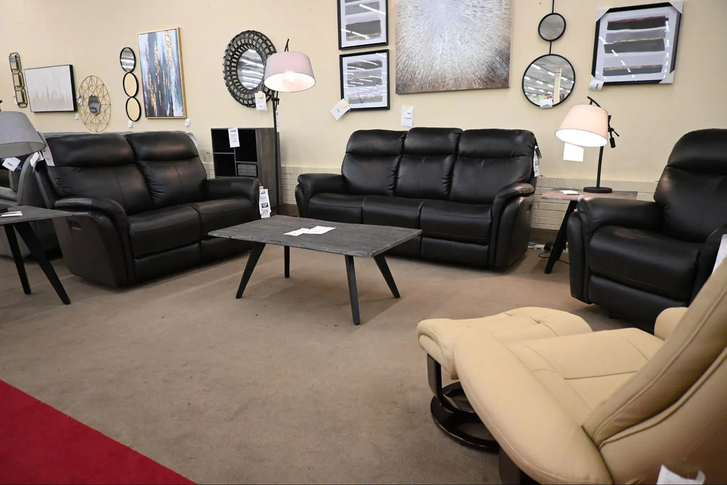 Sofas and Sectionals in Pennsylvania by Beiters