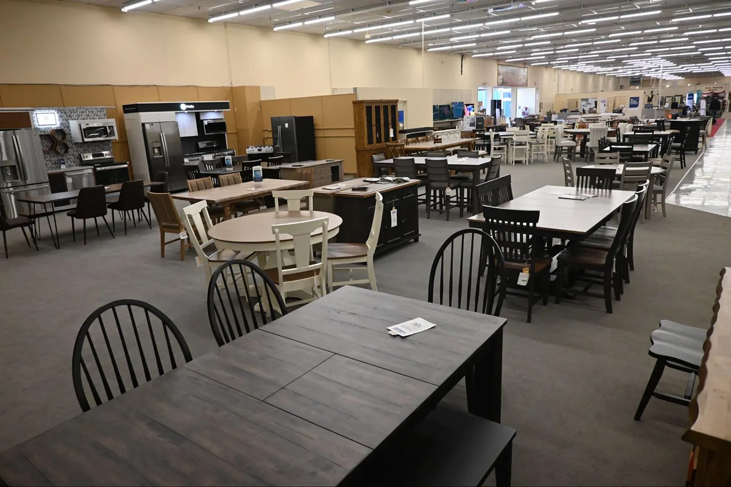 Shop Dining Tables in PA - Beiters FMA