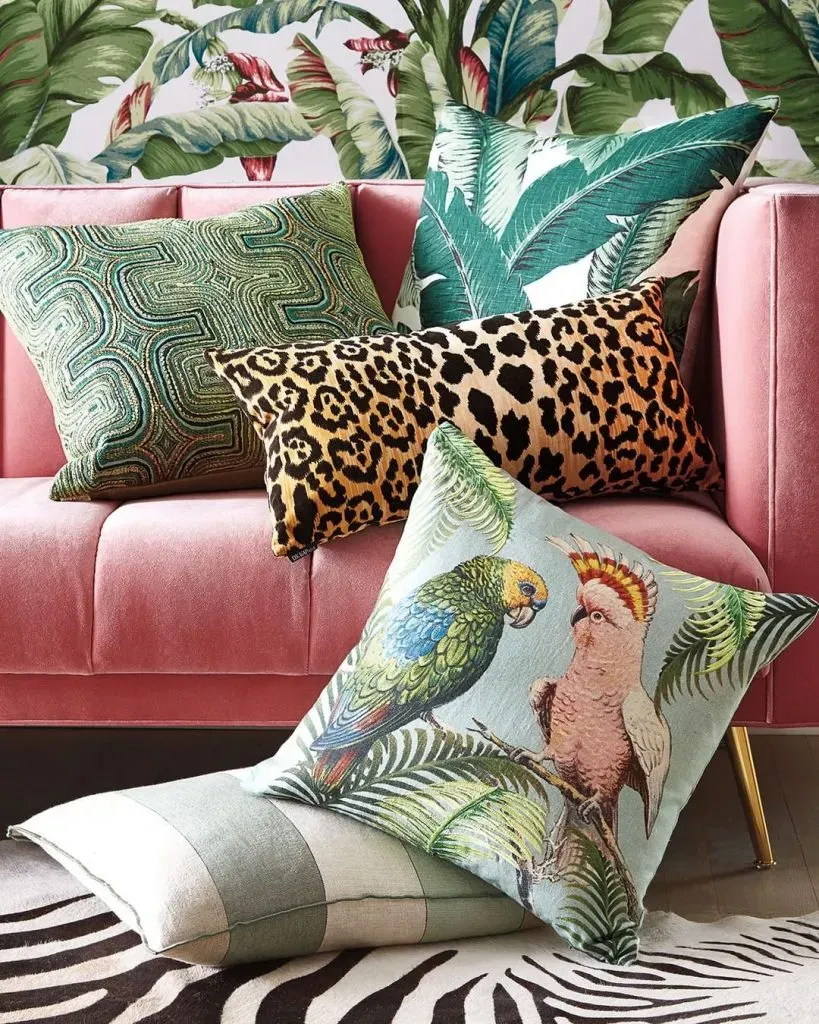 Decorative Pillows And Blankets