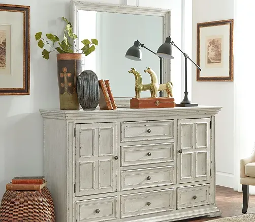 Dressers & Chests