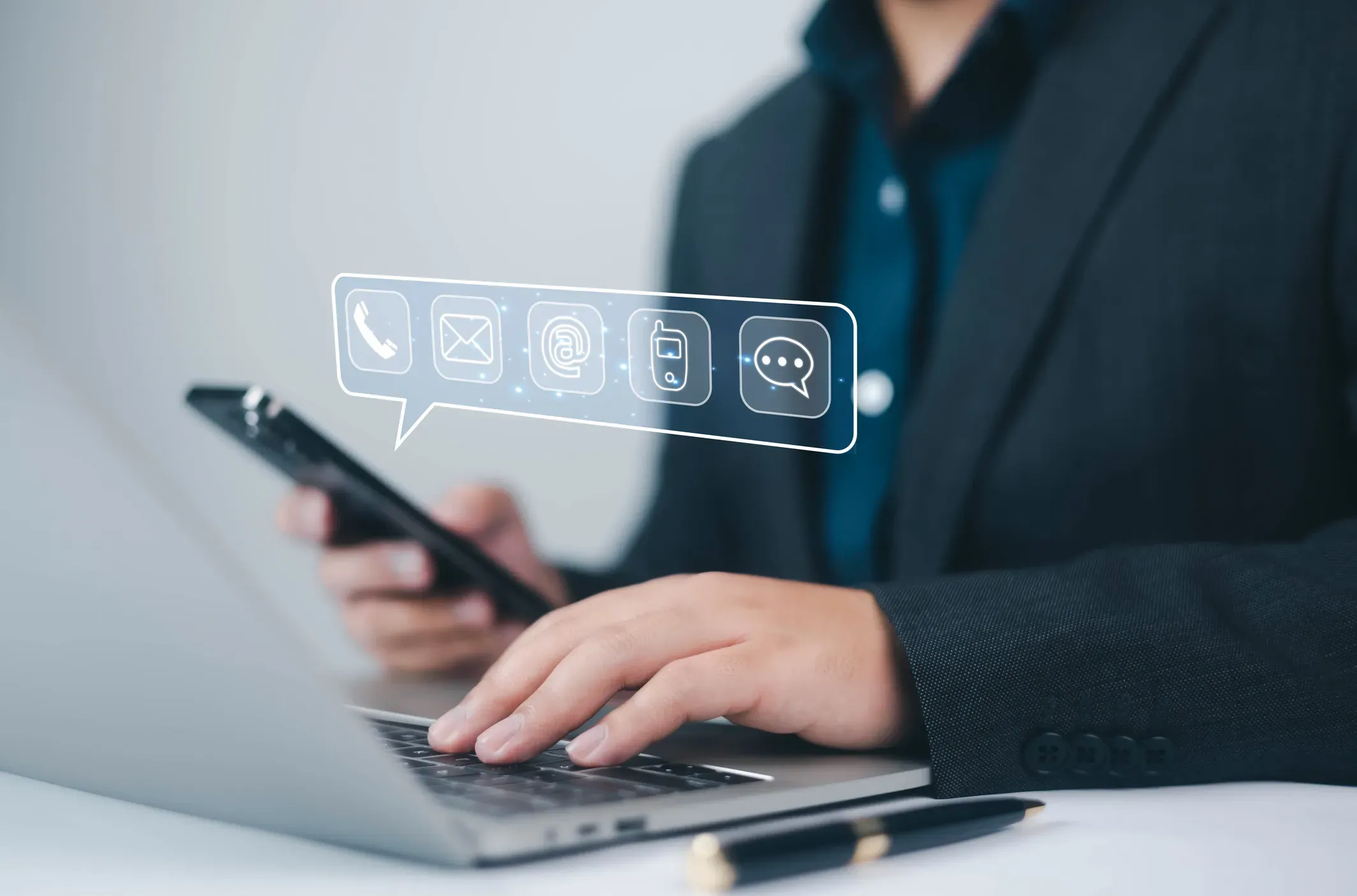 Customer contacting the store through digital messaging