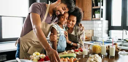 happy-family-in-kitchen
