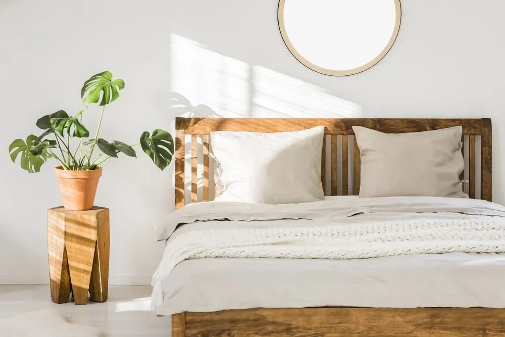 Natural-Light-Falling-on-Bed