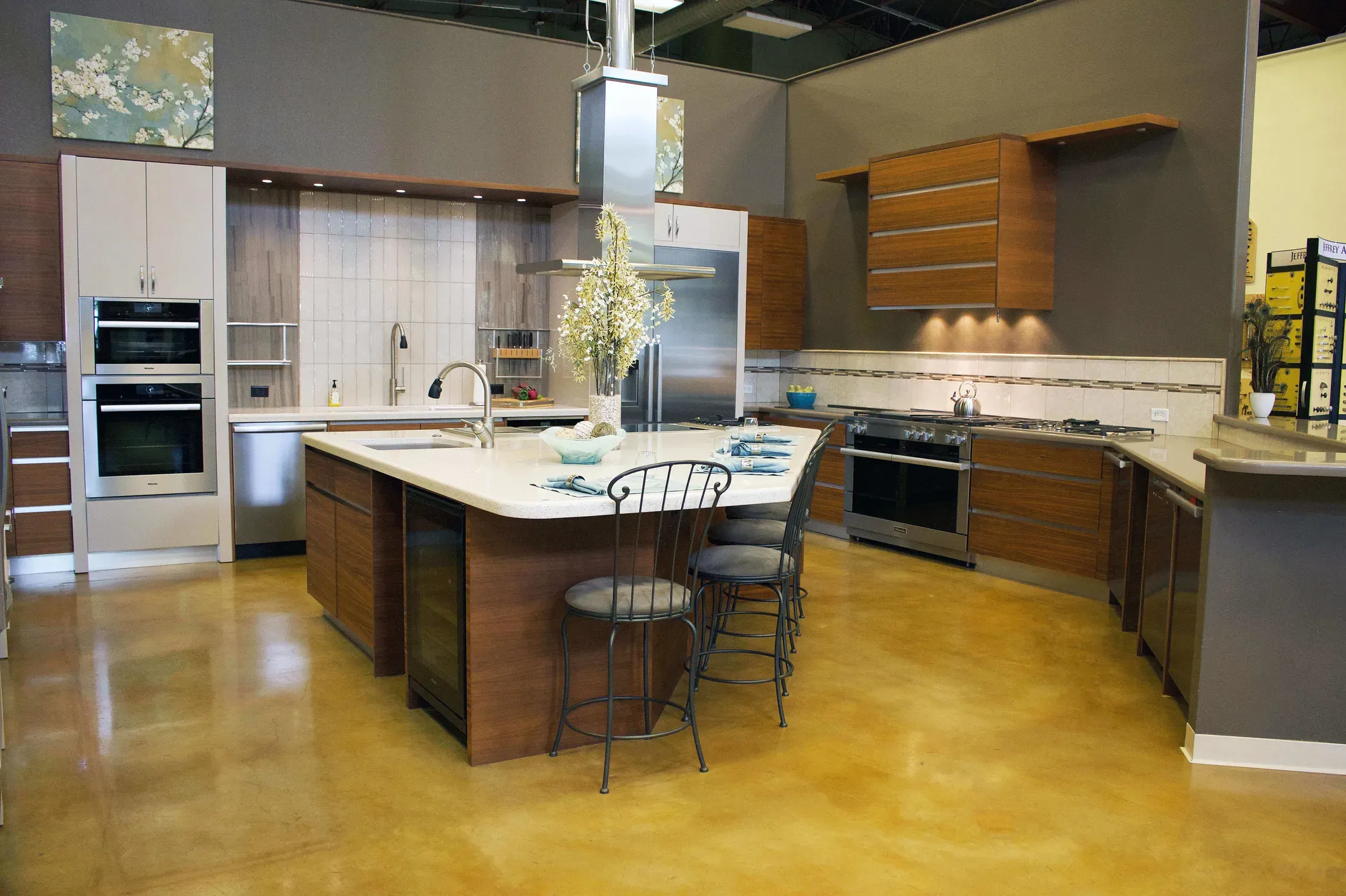 Kitchen Photo 2
